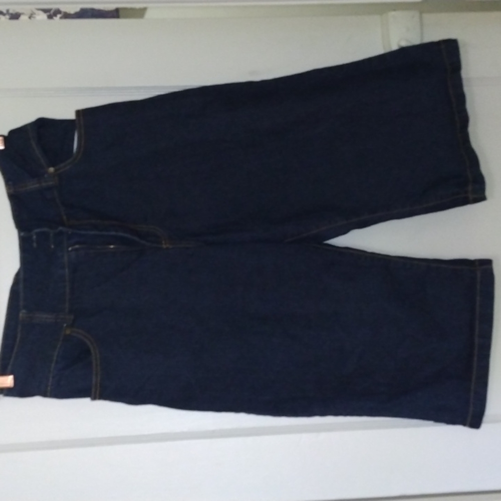 Demin capris size 18